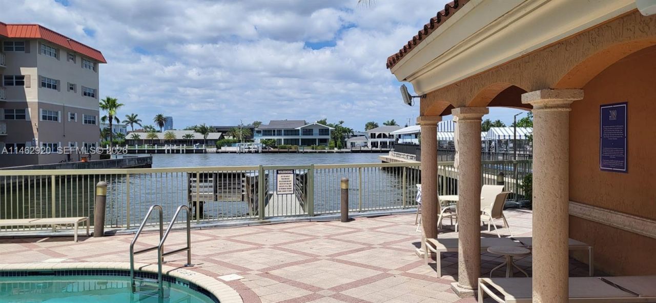 2069 S Ocean Dr, Unit TH12, Hallandale Beach, FL 33009 Photo