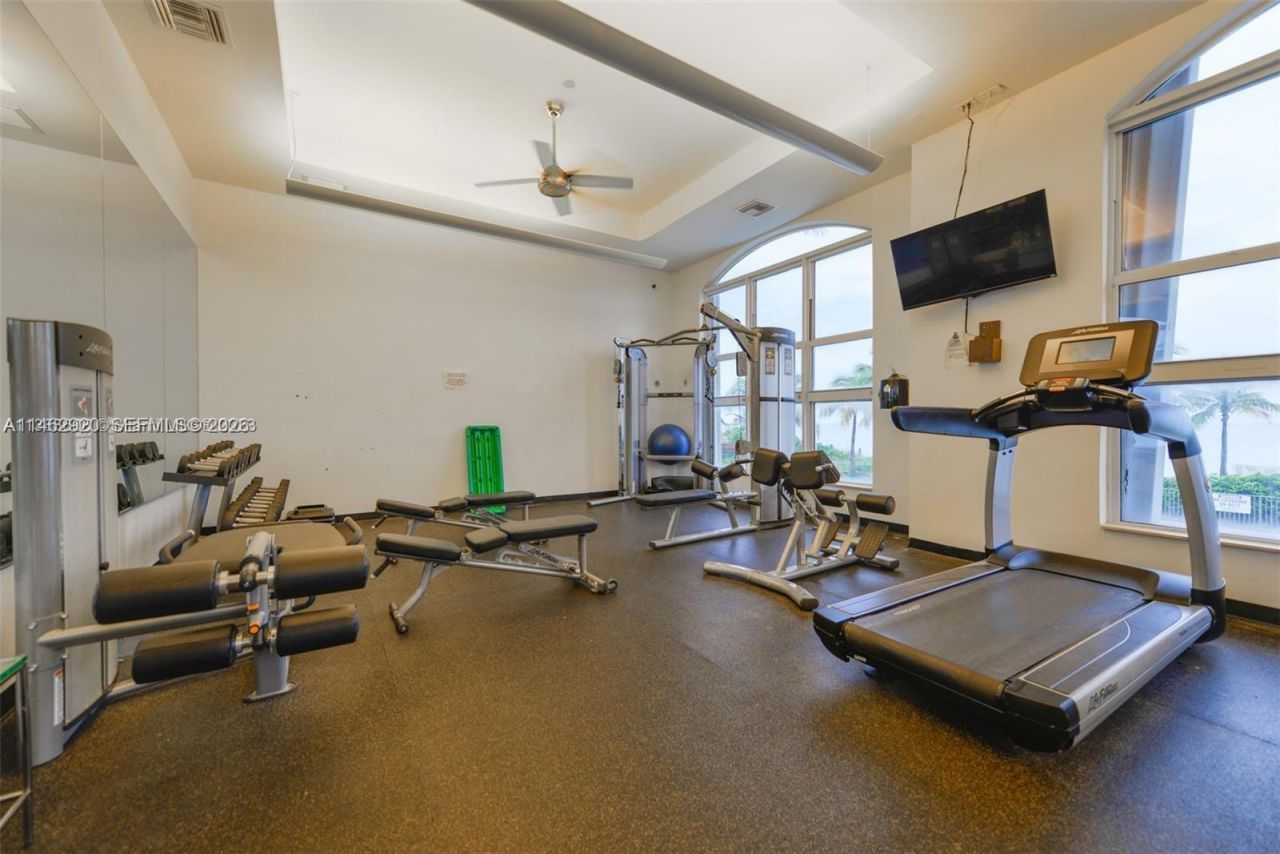 2069 S Ocean Dr, Unit TH12, Hallandale Beach, FL 33009 Photo