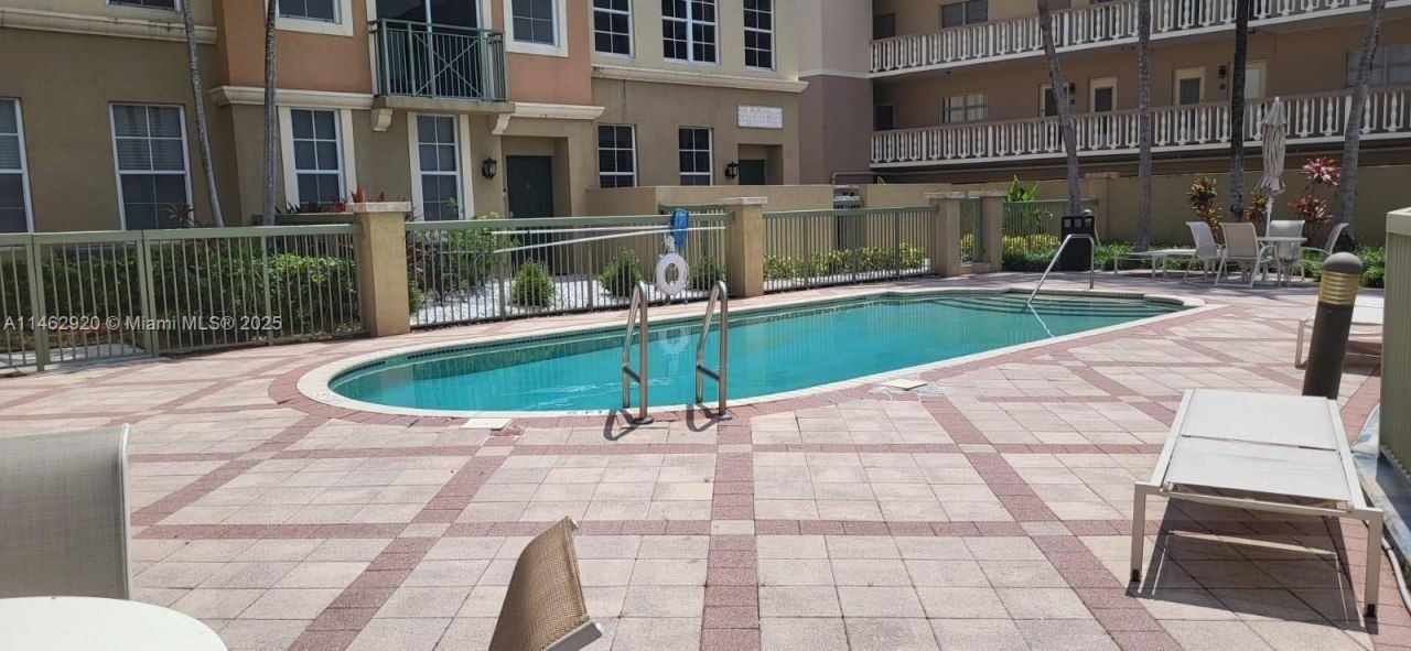 2069 S Ocean Dr, Unit TH12, Hallandale Beach, FL 33009 Photo