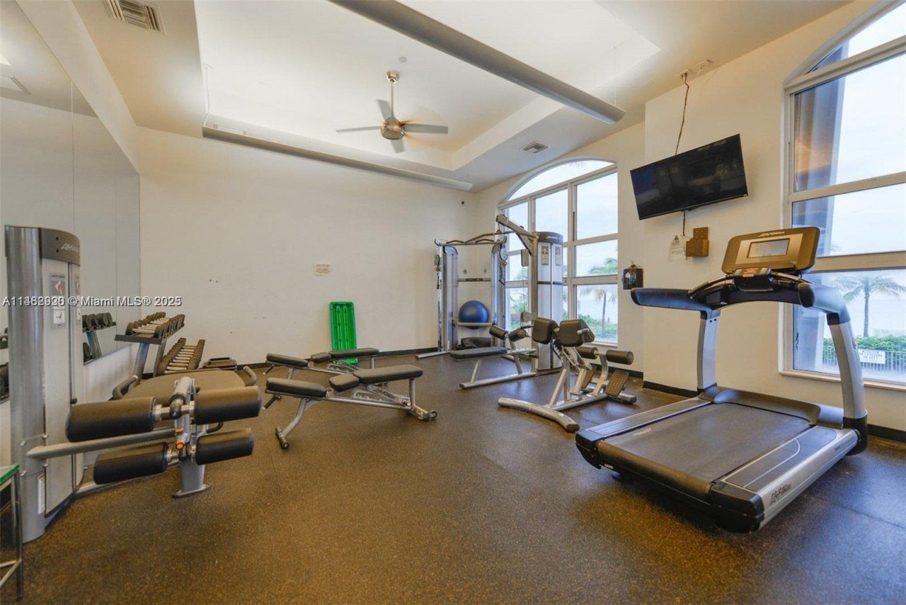 2069 S Ocean Dr, Unit TH12, Hallandale Beach, FL 33009 Photo