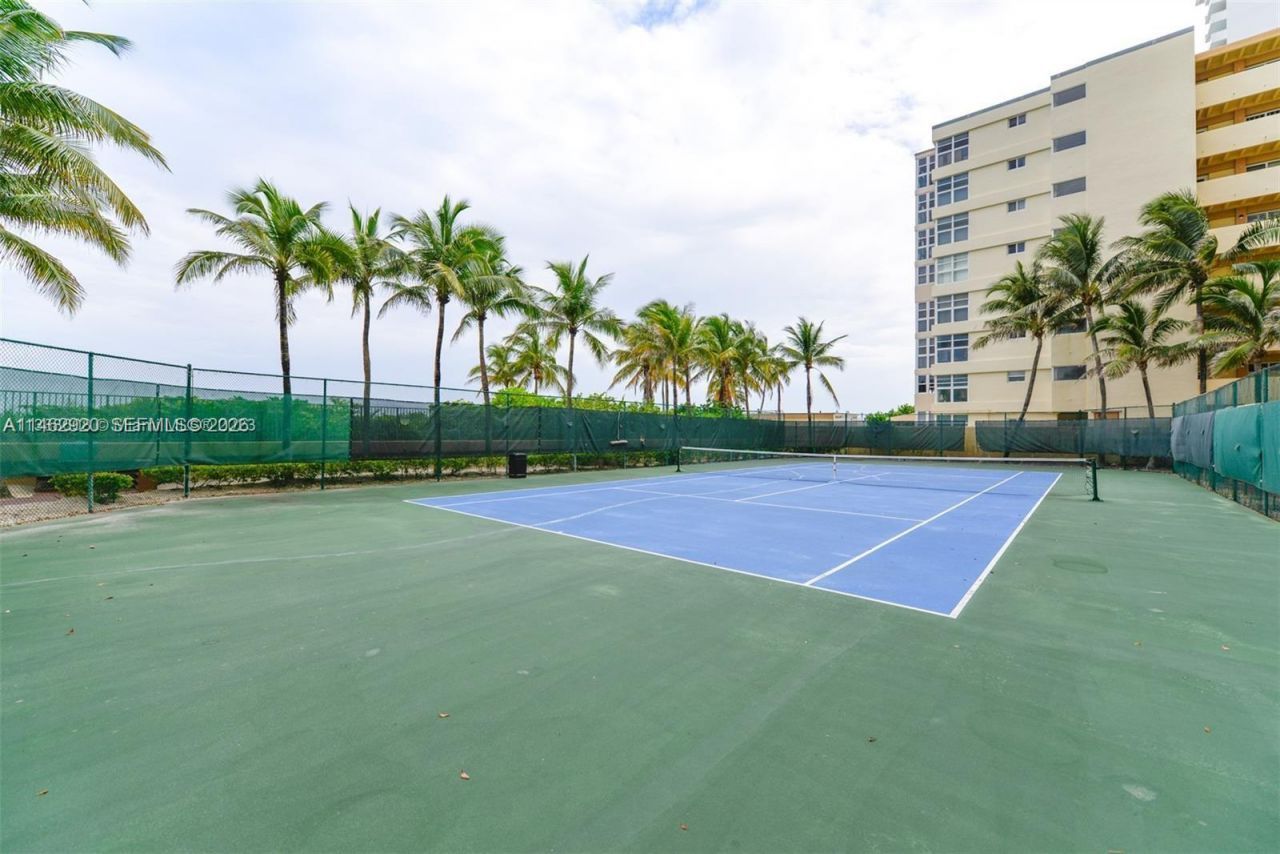 2069 S Ocean Dr, Unit TH12, Hallandale Beach, FL 33009 Photo