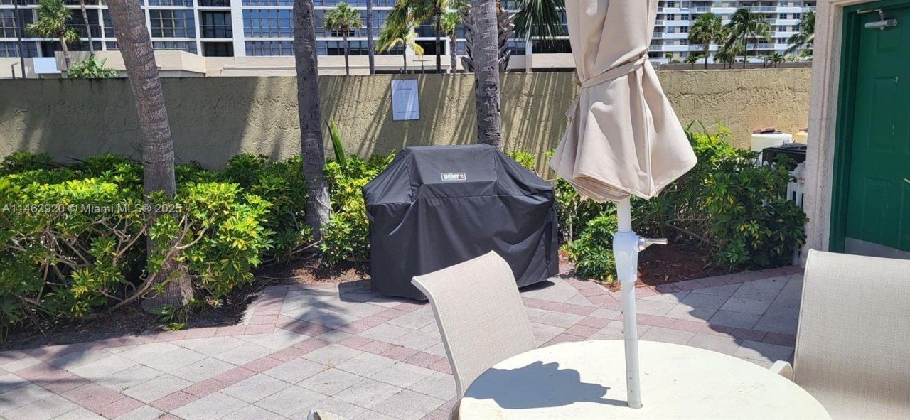 2069 S Ocean Dr, Unit TH12, Hallandale Beach, FL 33009 Photo