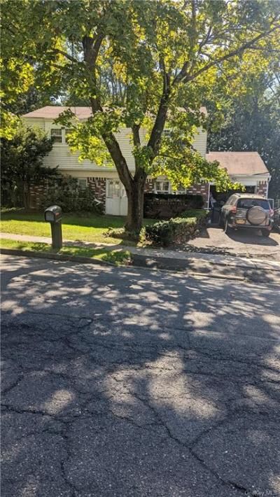 3 Valley Drive, Nanuet, NY 10954 Main Photo