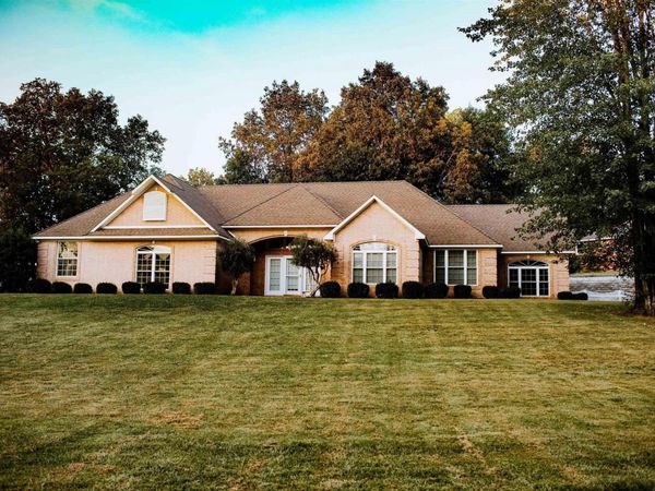 2121 Lakewood Drive, Piggott, AR 72454