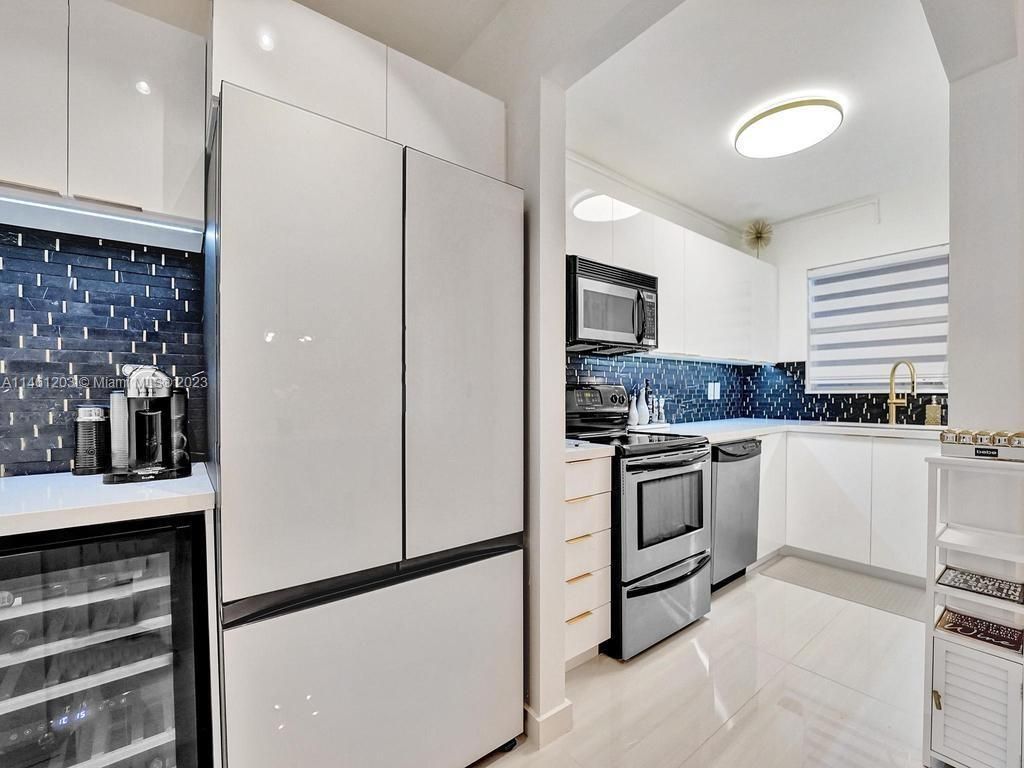 300 Golden Isles Dr, Unit 312, Hallandale Beach, FL 33009 Photo