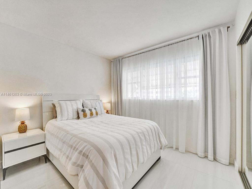 300 Golden Isles Dr, Unit 312, Hallandale Beach, FL 33009 Photo