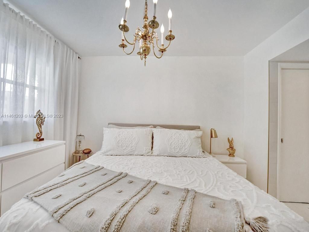 300 Golden Isles Dr, Unit 312, Hallandale Beach, FL 33009 Photo