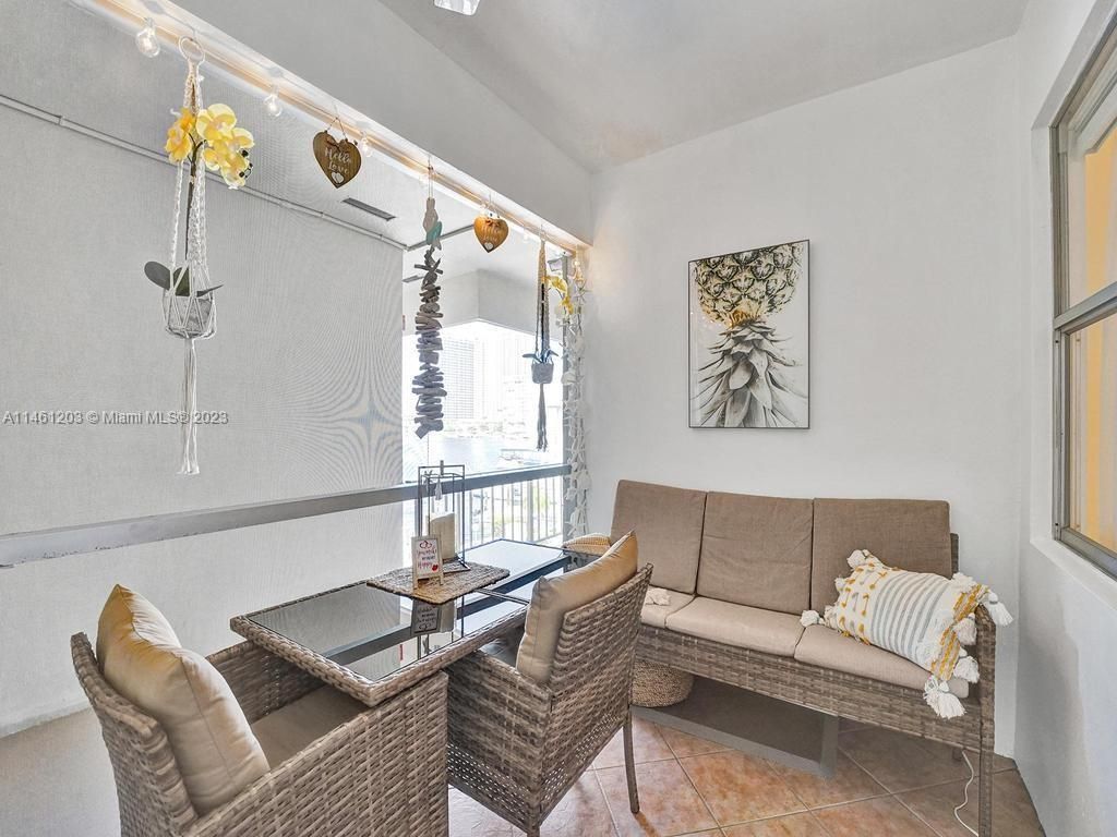 300 Golden Isles Dr, Unit 312, Hallandale Beach, FL 33009 Photo