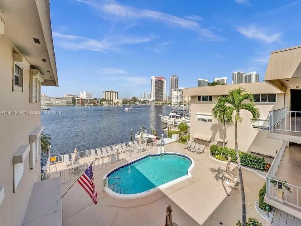 300 Golden Isles Dr, Unit 312, Hallandale Beach, FL 33009 Photo