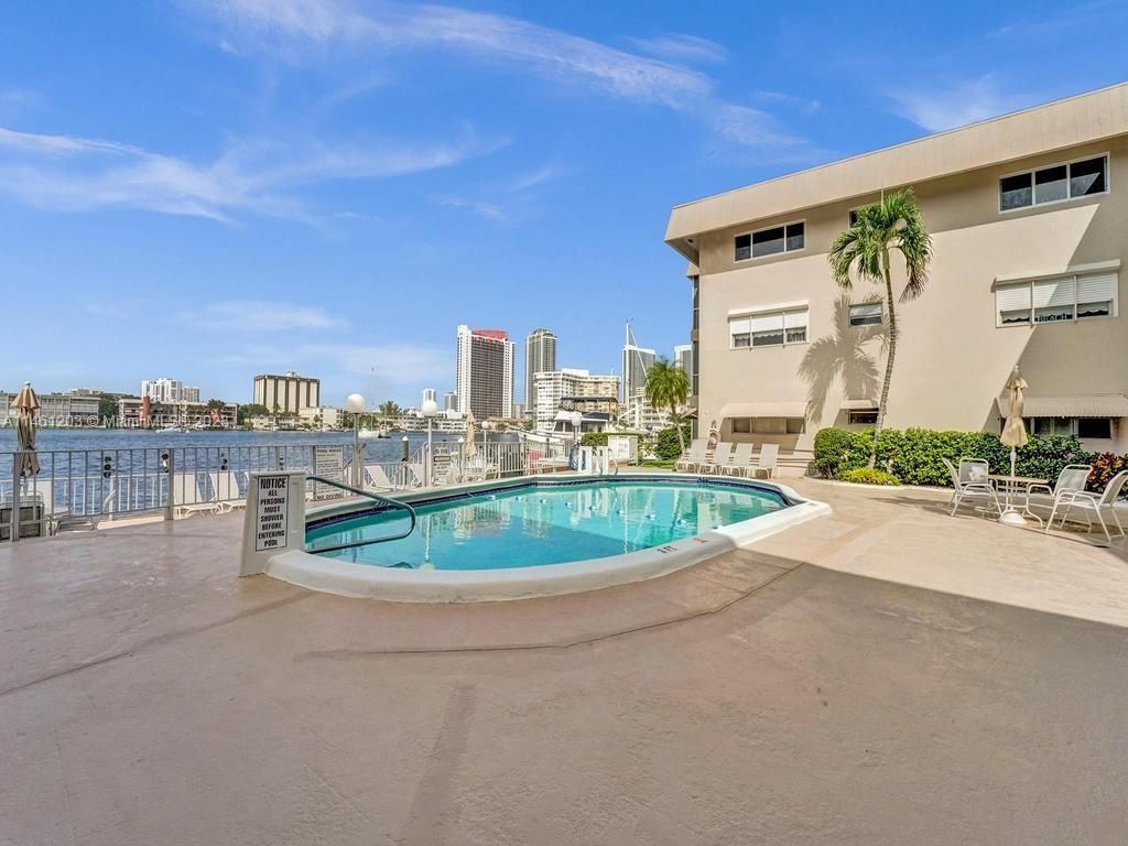 300 Golden Isles Dr, Unit 312, Hallandale Beach, FL 33009 Photo