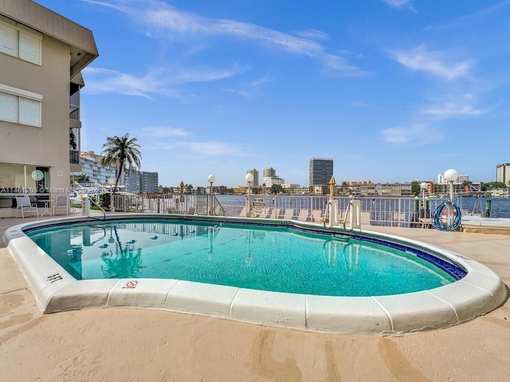 300 Golden Isles Dr, Unit 312, Hallandale Beach, FL 33009 Photo