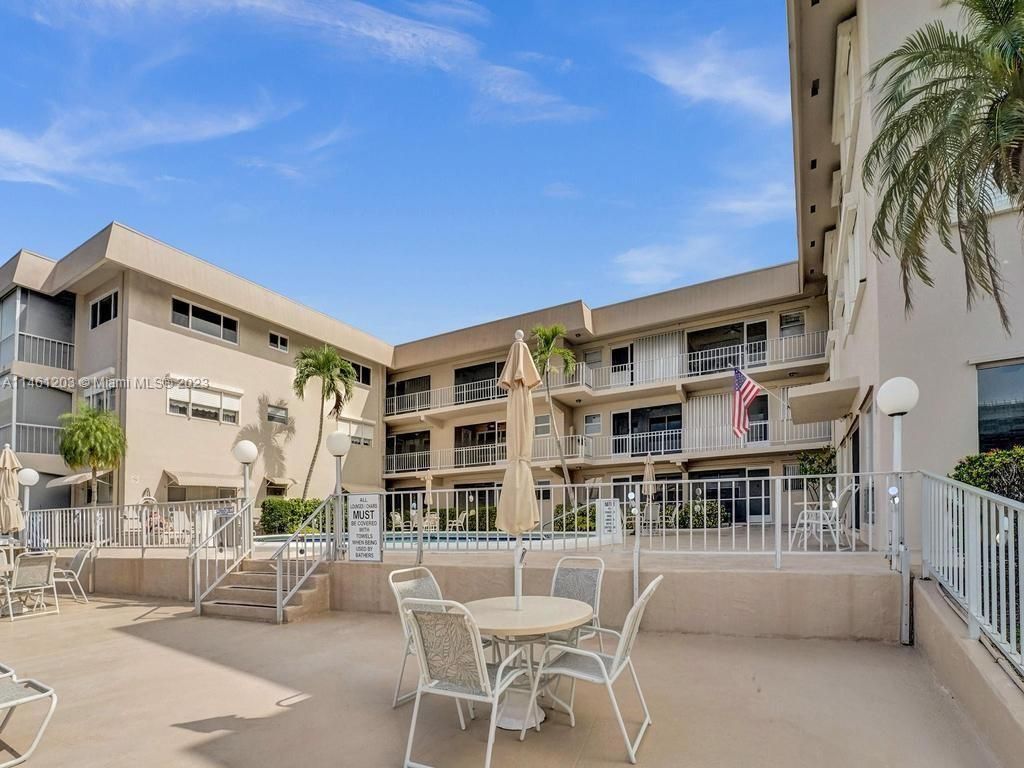 300 Golden Isles Dr, Unit 312, Hallandale Beach, FL 33009 Photo