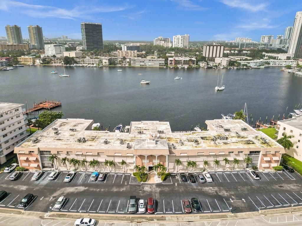 300 Golden Isles Dr, Unit 312, Hallandale Beach, FL 33009 Photo