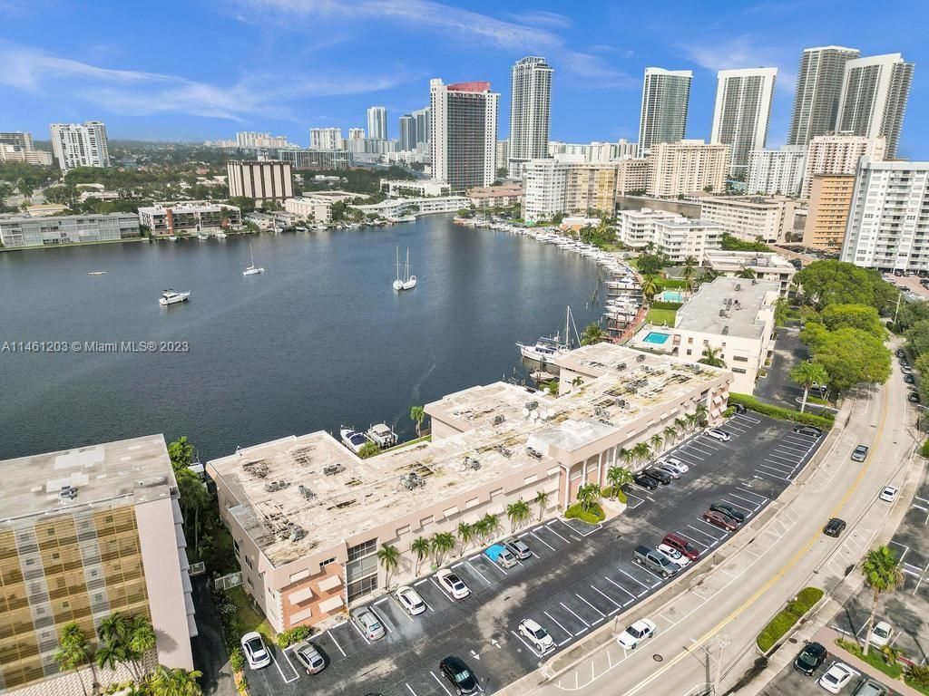 300 Golden Isles Dr, Unit 312, Hallandale Beach, FL 33009 Photo