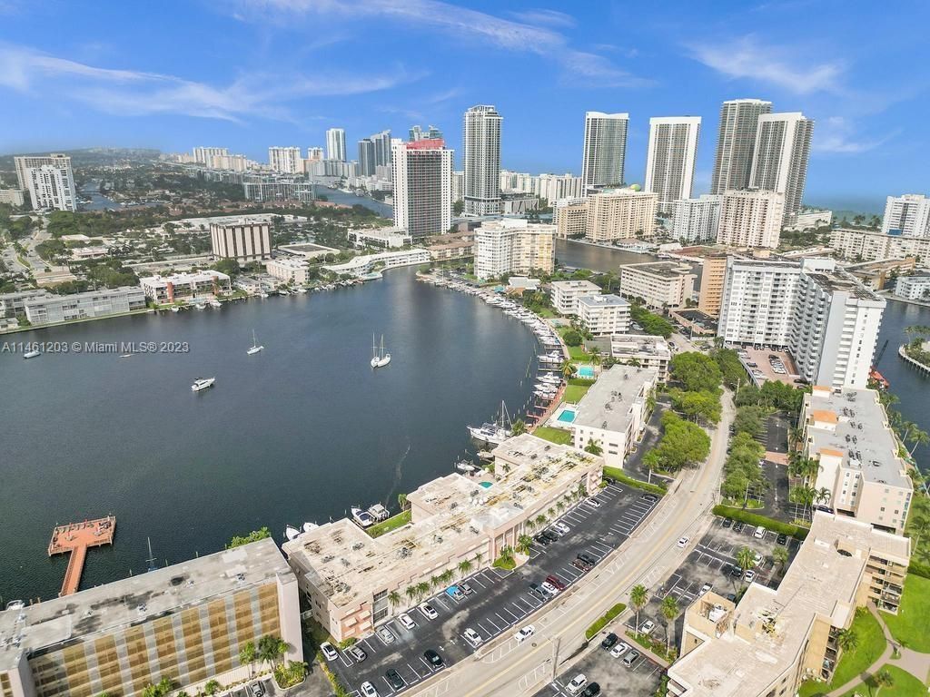 300 Golden Isles Dr, Unit 312, Hallandale Beach, FL 33009 Photo