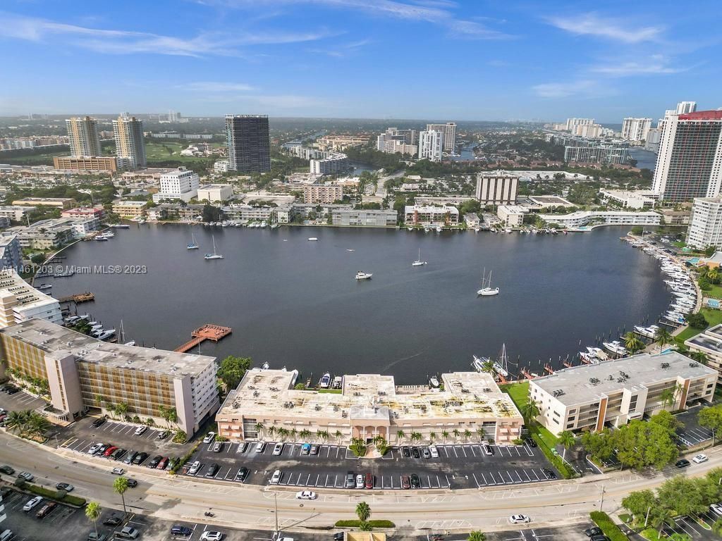 300 Golden Isles Dr, Unit 312, Hallandale Beach, FL 33009 Photo