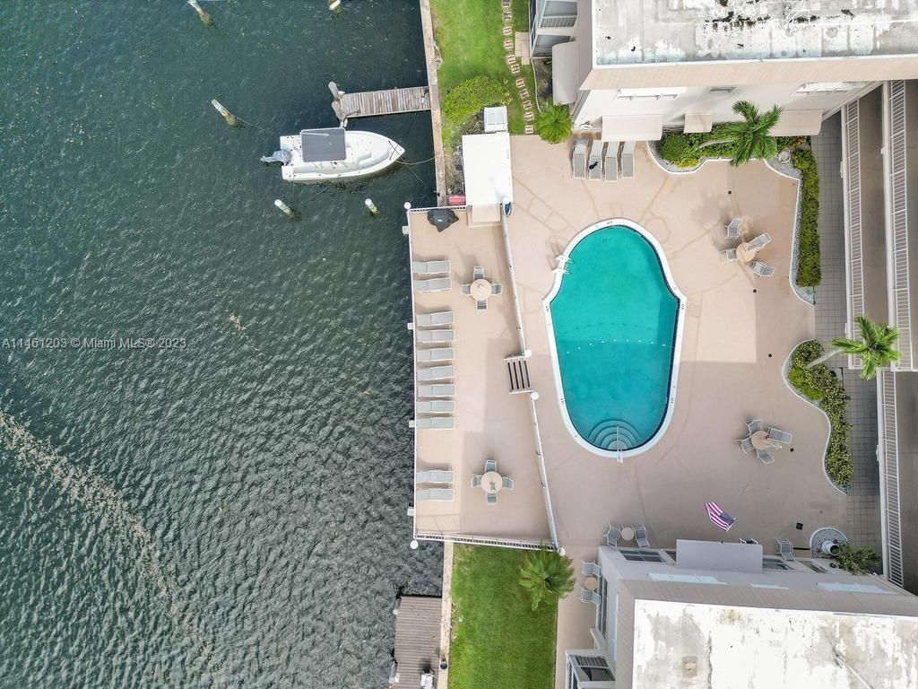 300 Golden Isles Dr, Unit 312, Hallandale Beach, FL 33009 Photo