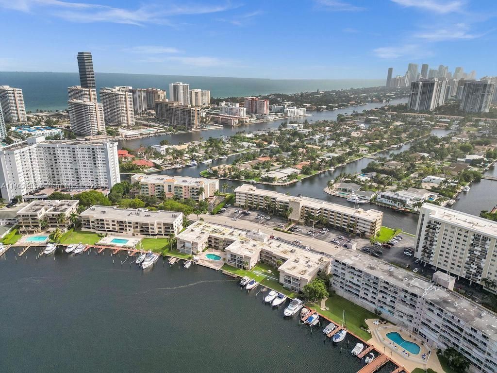 300 Golden Isles Dr, Unit 312, Hallandale Beach, FL 33009 Photo