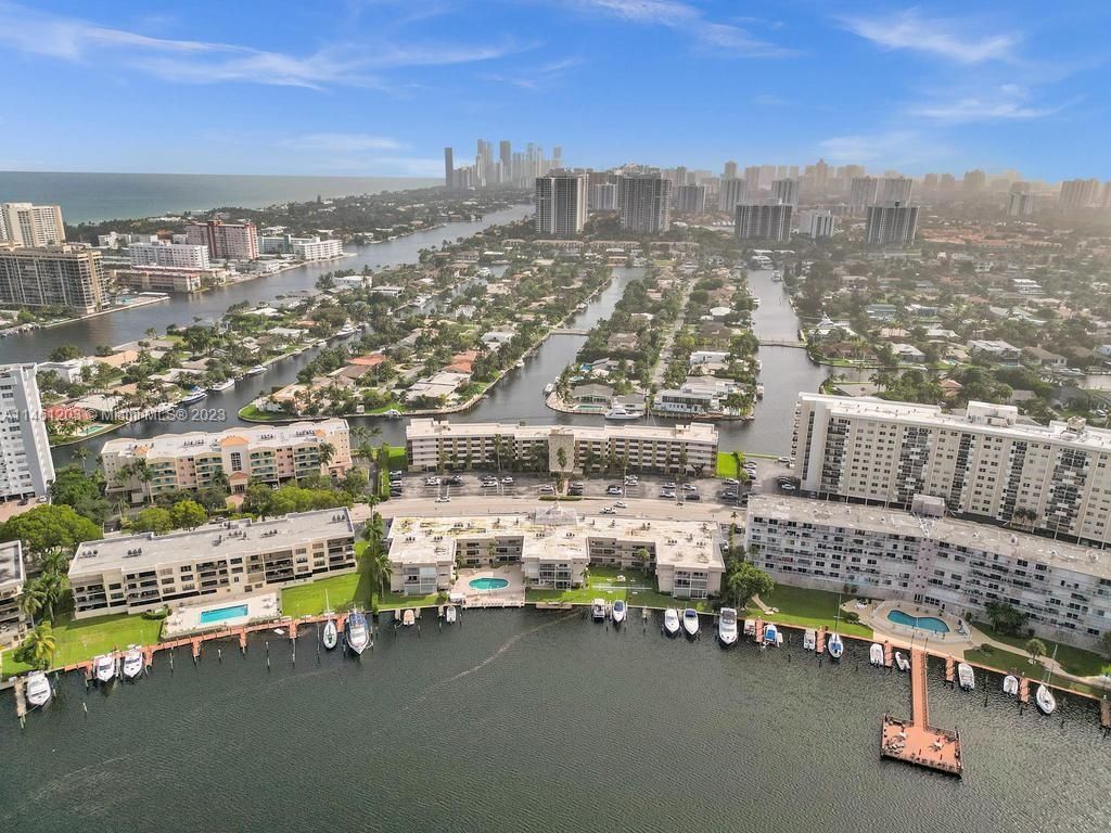 300 Golden Isles Dr, Unit 312, Hallandale Beach, FL 33009 Photo