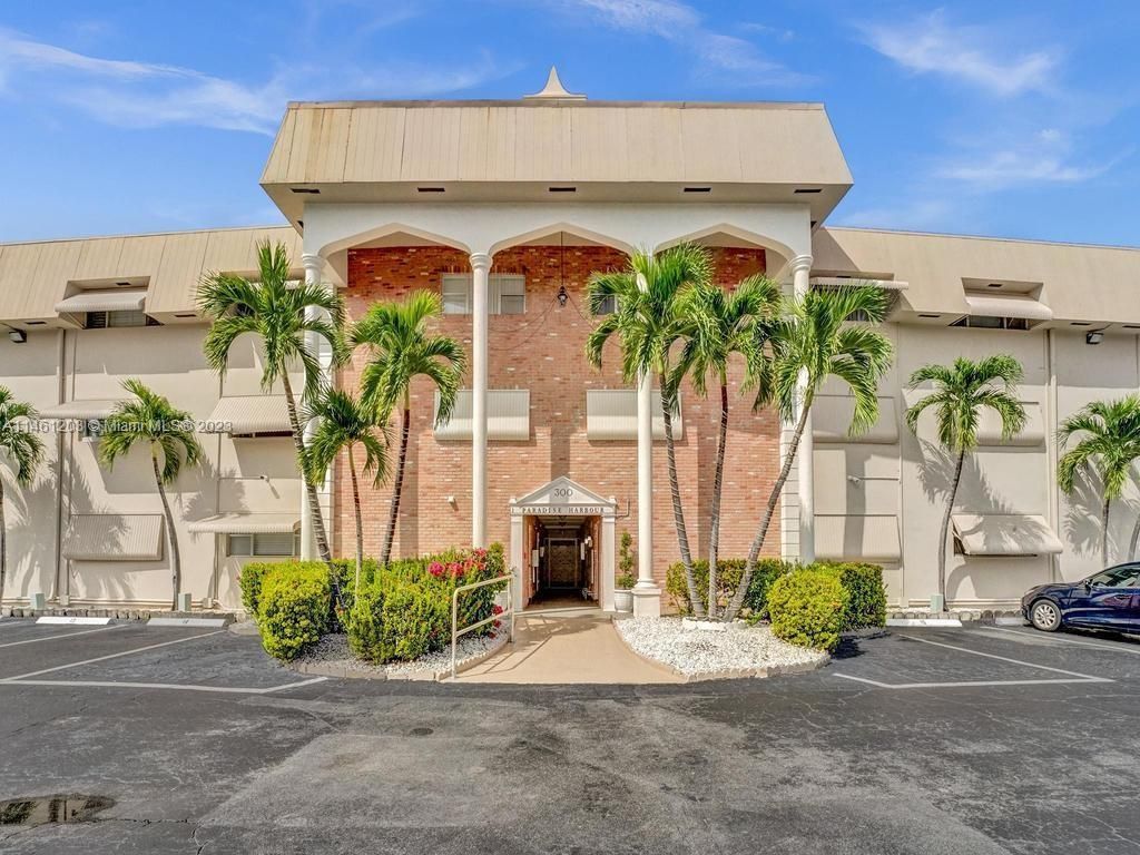 300 Golden Isles Dr, Unit 312, Hallandale Beach, FL 33009 Photo