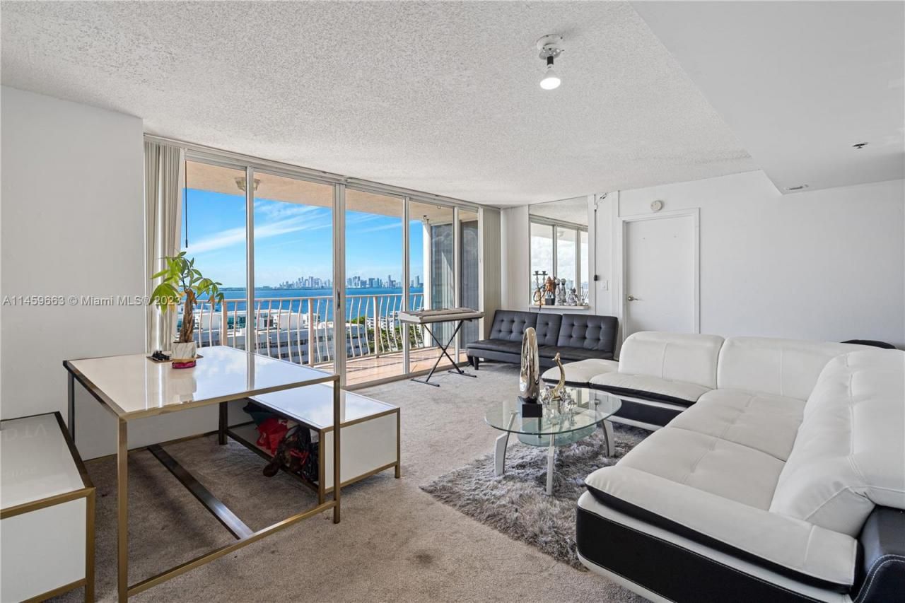 7601 E Treasure Dr, Unit 1720, North Bay Village, FL 33141 Photo