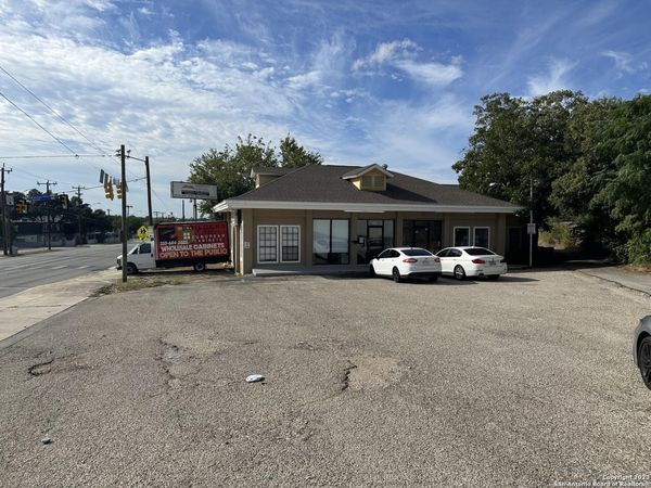 4631 Vance Jackson Rd, San Antonio, TX 78230