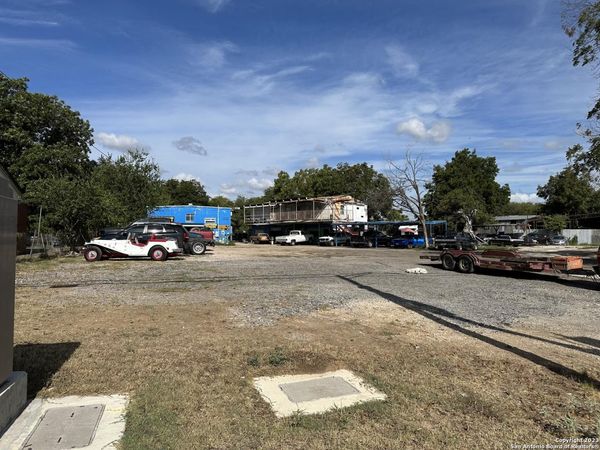 1101 Quintana Rd, San Antonio, TX 78211