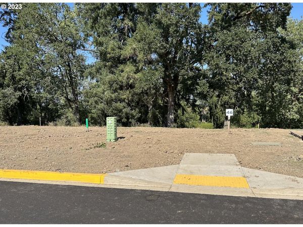 3046 NW Pinehurst DR, Unit 46, McMinnville, OR 97128