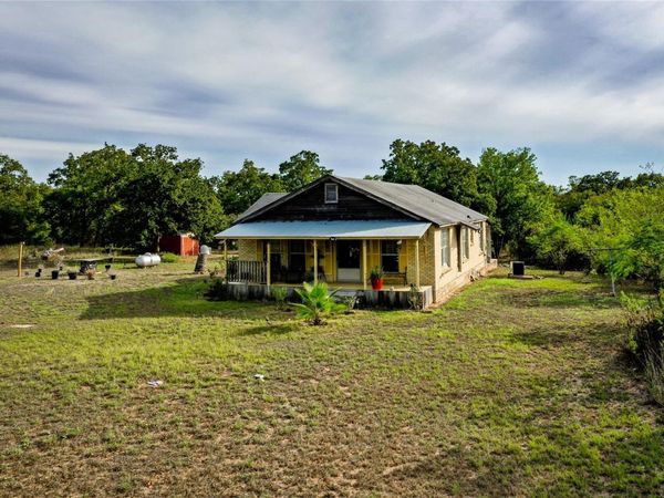 120 James Hoskins LN, Cedar Creek, TX 78612