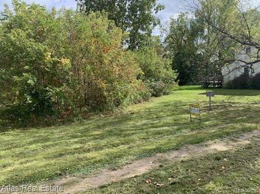 8023 SENECA Street, Goodrich Village, Mi 48438