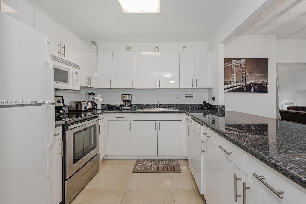 2301 Collins Ave, Unit 803, Miami Beach, FL 33139 Photo