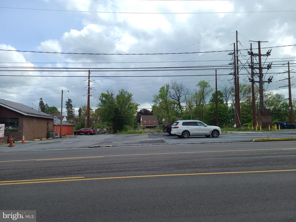 2840 PENN AVENUE, READING, PA 19609