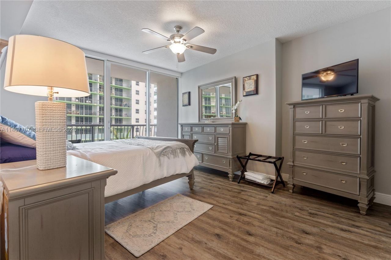 1750 N Bayshore Dr, Unit 1405, Miami, FL 33132 Photo