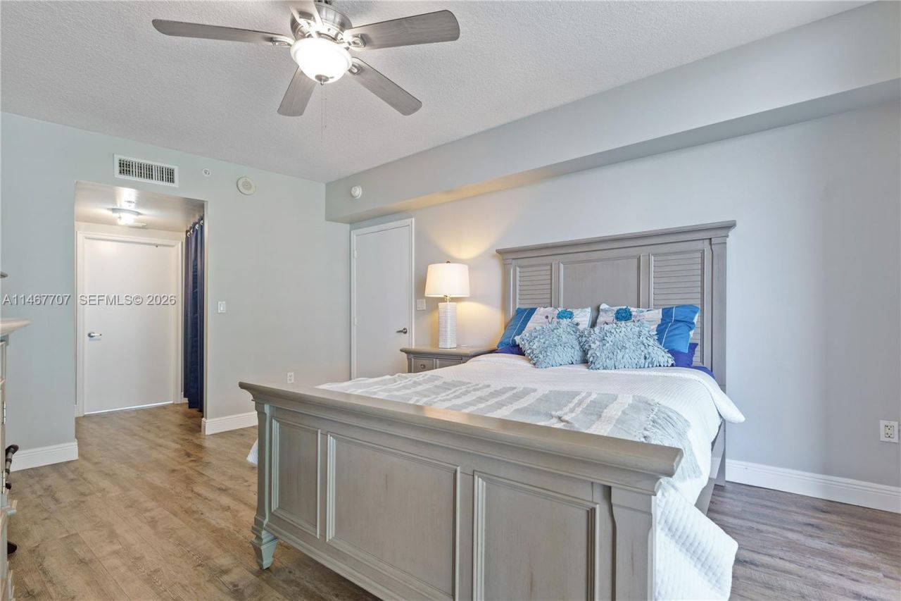 1750 N Bayshore Dr, Unit 1405, Miami, FL 33132 Photo