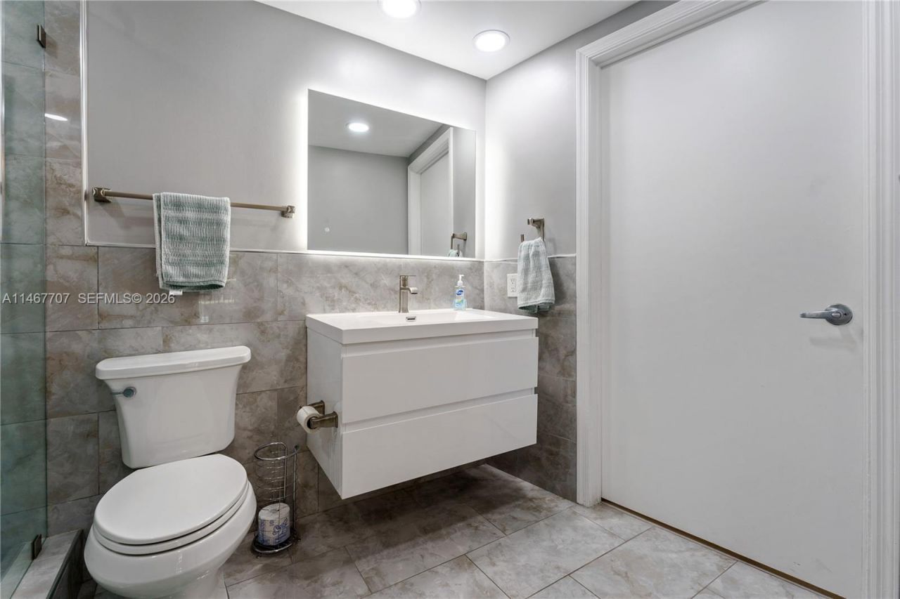 1750 N Bayshore Dr, Unit 1405, Miami, FL 33132 Photo