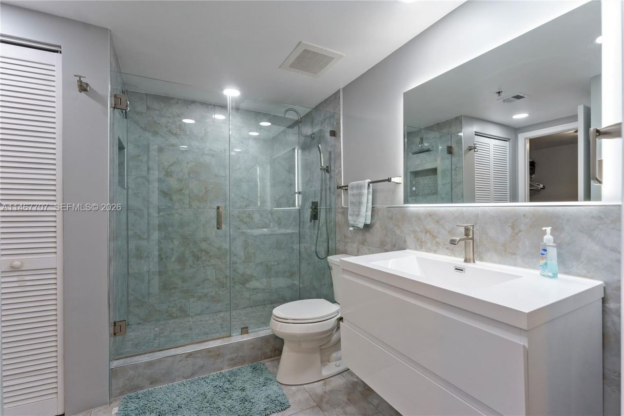 1750 N Bayshore Dr, Unit 1405, Miami, FL 33132 Photo