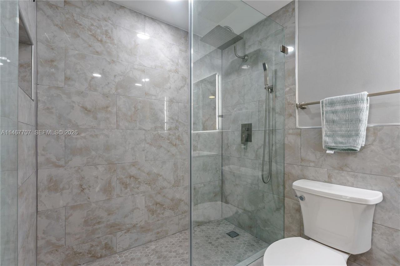 1750 N Bayshore Dr, Unit 1405, Miami, FL 33132 Photo
