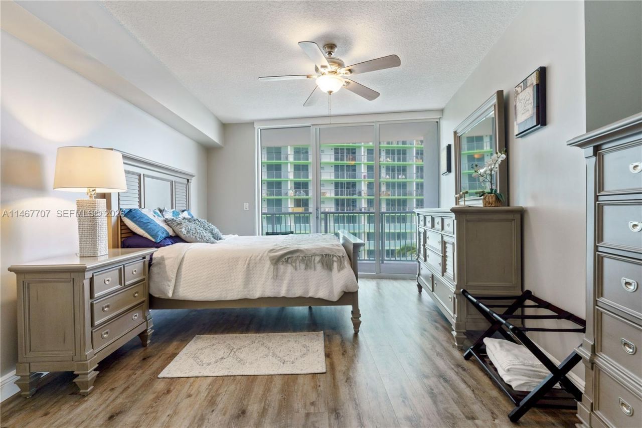 1750 N Bayshore Dr, Unit 1405, Miami, FL 33132 Photo