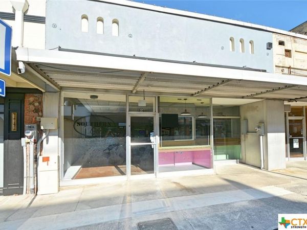 106 N Austin Street, Seguin, TX 78155