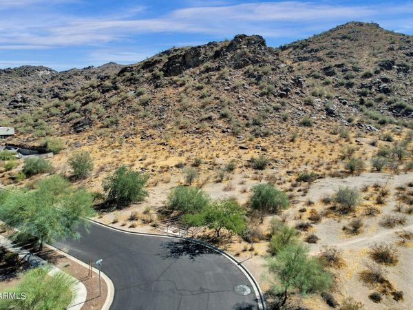 2105 E BETH Drive, Unit 9, Phoenix, AZ 85042
