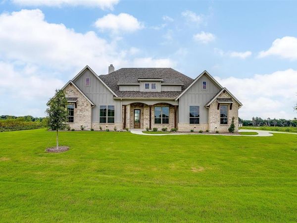 131 Aria Drive, Waxahachie, TX 75165