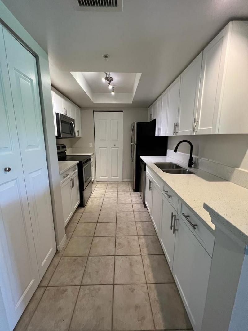 4171 N Haverhill Road W, Unit 1011, West Palm Beach, FL 33417 Photo