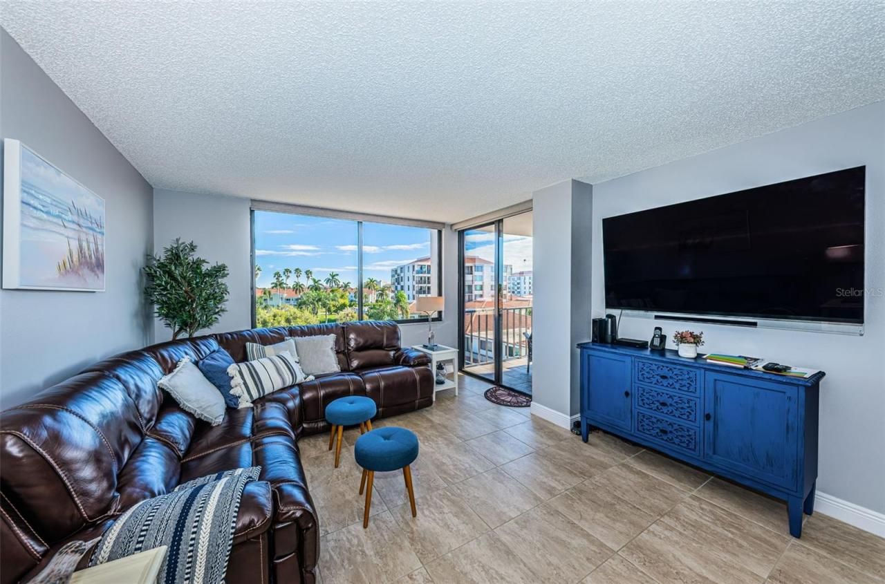 6295 Bahia Del Mar Circle, Unit 405, Saint Petersburg, FL 33715 Photo