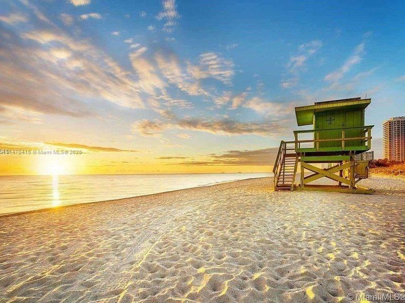 5445 Collins Ave, Unit 528, Miami Beach, FL 33140 Photo