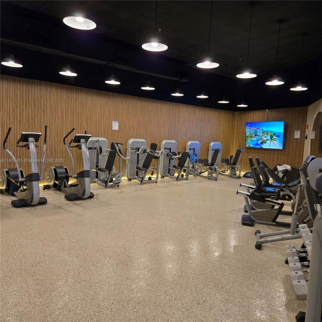 5445 Collins Ave, Unit 528, Miami Beach, FL 33140 Photo