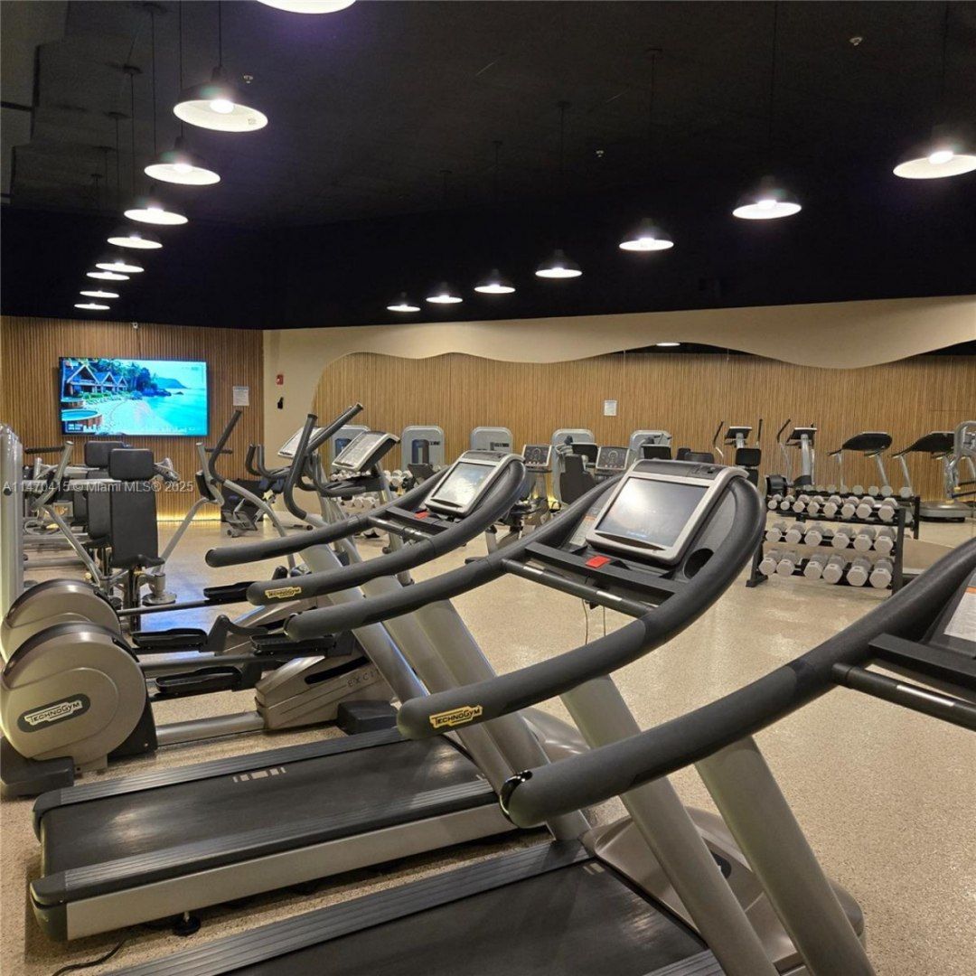 5445 Collins Ave, Unit 528, Miami Beach, FL 33140 Photo