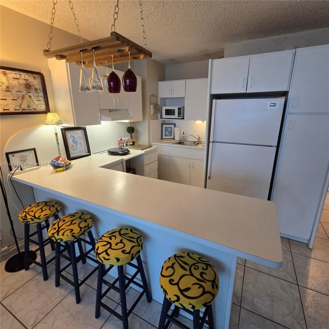 5445 Collins Ave, Unit 528, Miami Beach, FL 33140 Photo