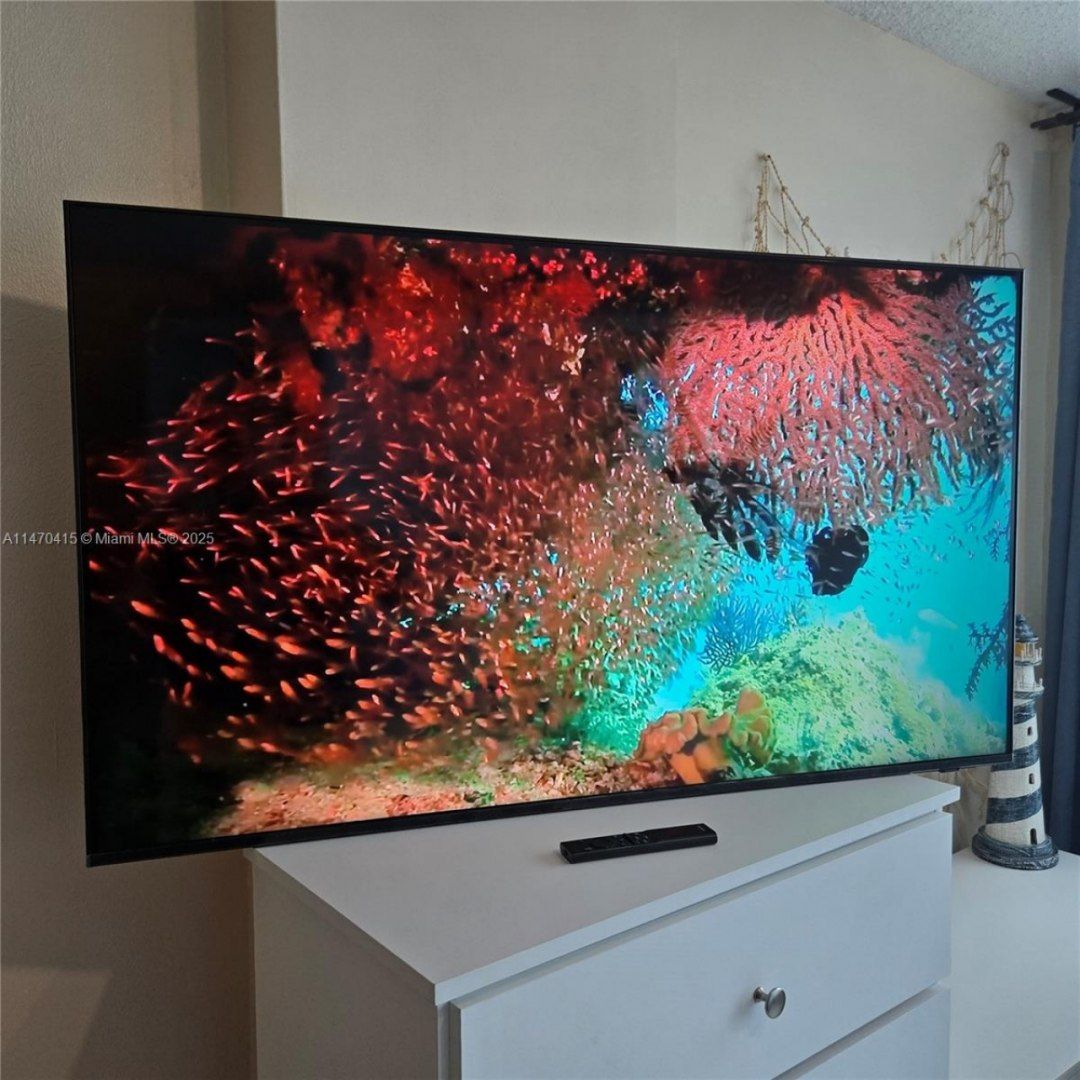 5445 Collins Ave, Unit 528, Miami Beach, FL 33140 Photo