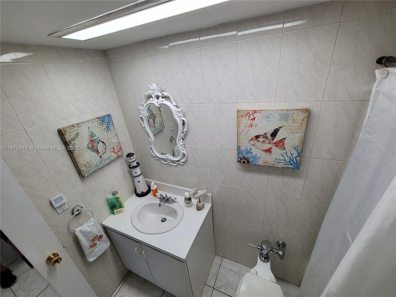 5445 Collins Ave, Unit 528, Miami Beach, FL 33140 Photo