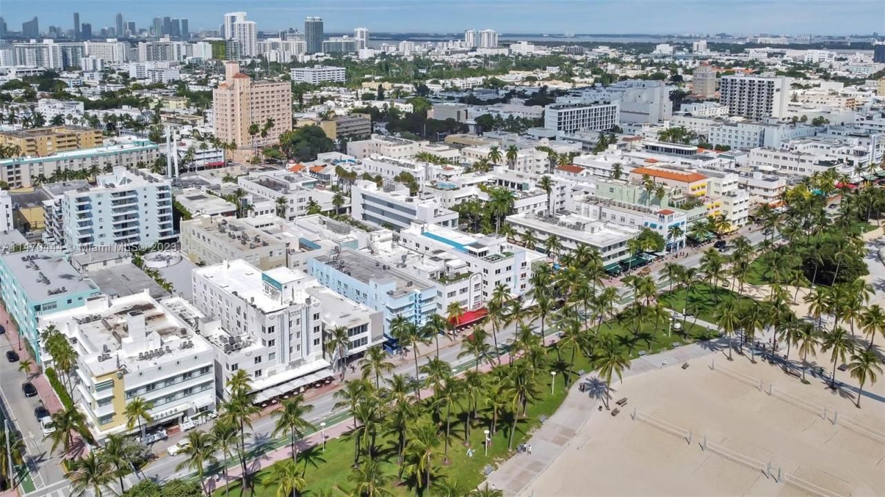 465 Ocean Dr, Unit 804, Miami Beach, FL 33139 Photo
